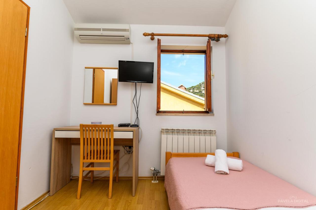 Sobe I Apartman Mareta Miholascica Ngoại thất bức ảnh